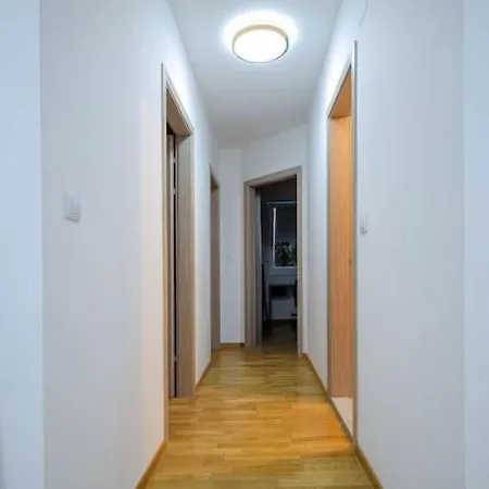 Апартаменты Peaceful And Calm With Free Private Garage Скопье