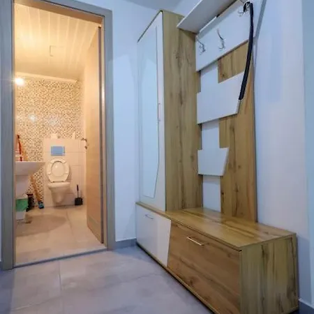 Peaceful And Calm With Free Private Garage Скопье