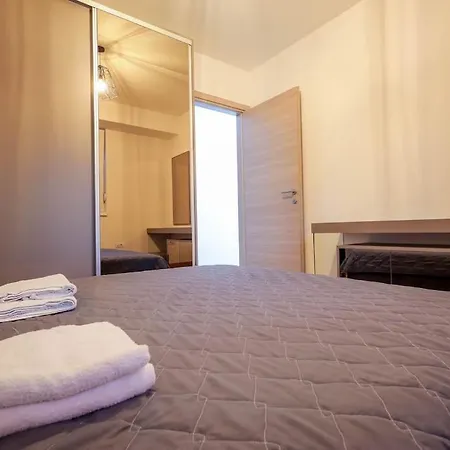 Peaceful And Calm With Free Private Garage