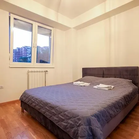 Peaceful And Calm With Free Private Garage