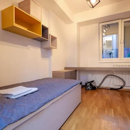 Peaceful And Calm With Free Private Garage Апартаменти *