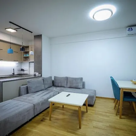 Peaceful And Calm With Free Private Garage Апартаменты *